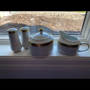 Gold Buffet - Royal Gallery Antique Set